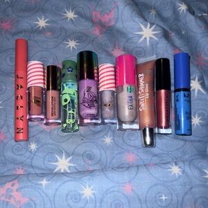 mix of lipstick/lip glosses bundle
